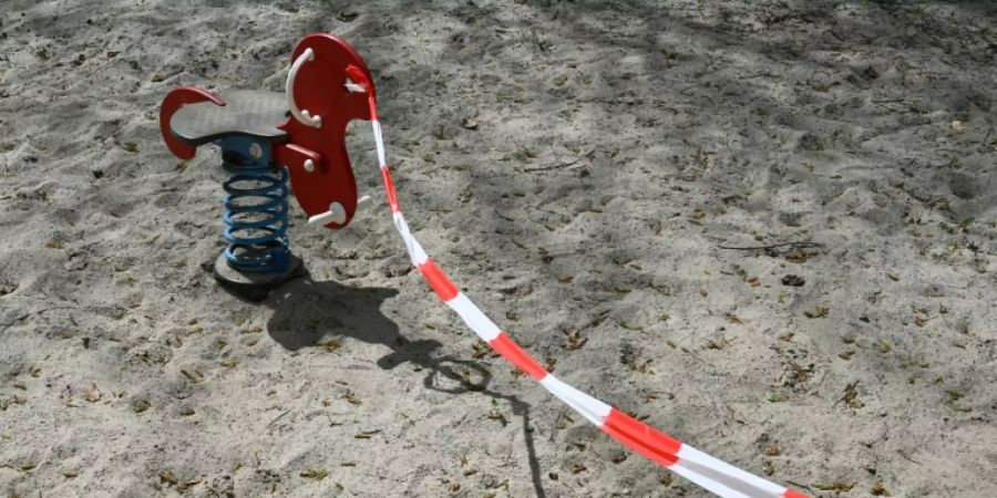 Gesperrter Spielplatz in München