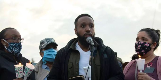 Bruder des bei einem Polizeieinsatz gestorbenen Afroamerikaner Manuel Ellis bei einer Mahnwache. George Floyd Manuel Ellis