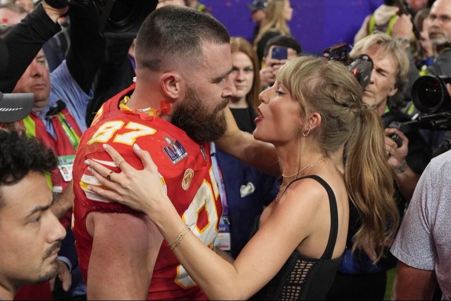 Zuletzt sorgte Taylor Swift vor allem mit ihrer Beziehung zu NFL-Star Travis Kelce für Schlagzeilen. Auch die amerikanische Football-Liga profitierte.