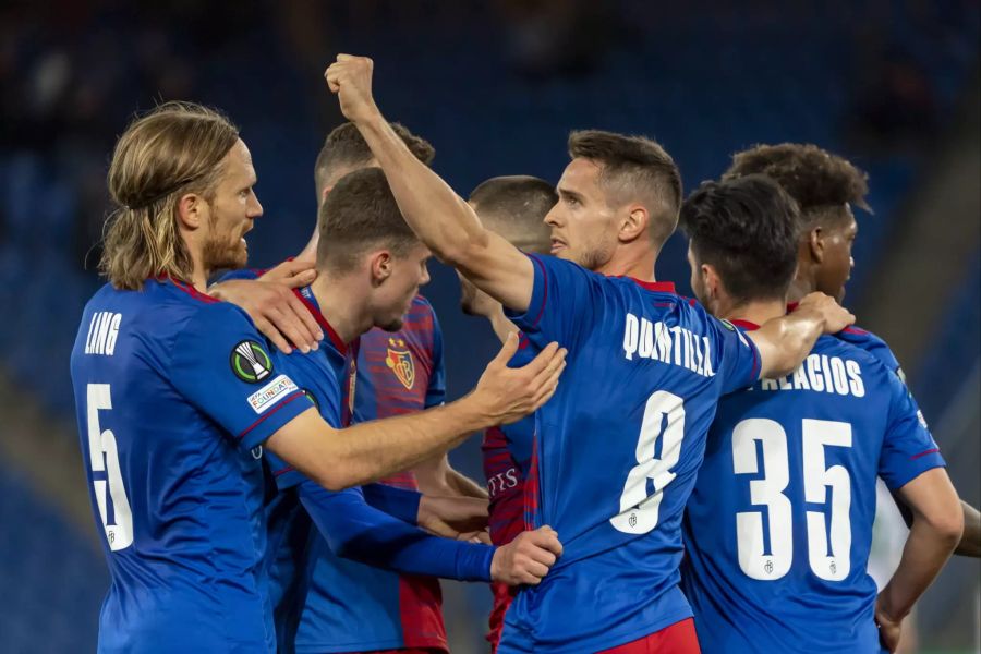 Die Spieler vom FC Basel jubeln in der Partie gegen Omonia Nikosia.