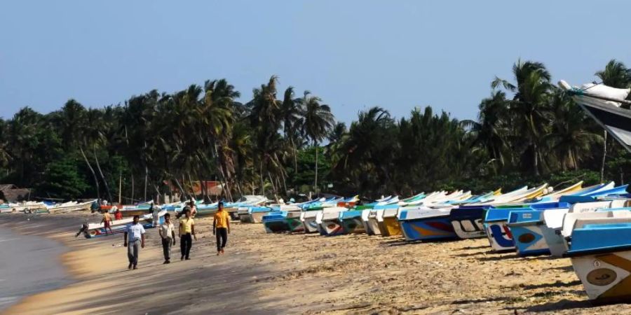 Die Urlaubsinsel Sri Lanka hebt den sechswöchigen Lockdown auf, da die Zahl der Corona-Fälle und Todesfälle zurückging. Geimpfte, die zudem einen negativen PCR-Test vorlegen, können nun wieder reisen. Foto: Philipp Laage/dpa-tmn