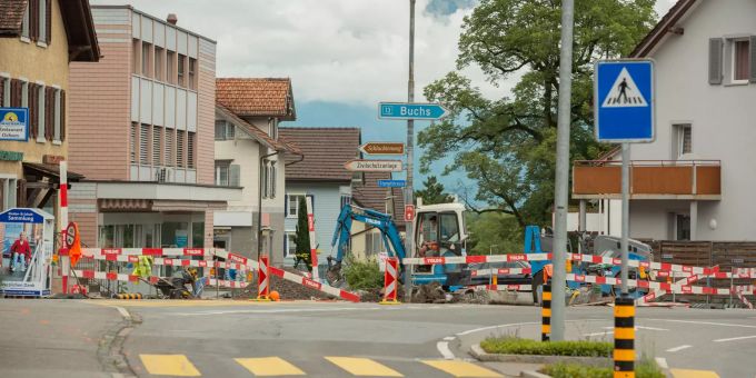 Baustelle auf der Hauptstrasse Richtung Buchs (SG) in der Gemeinde Sevelen. Baustelle auf der Hauptstrasse Richtung Buchs (SG) in der Gemeinde Sevelen.