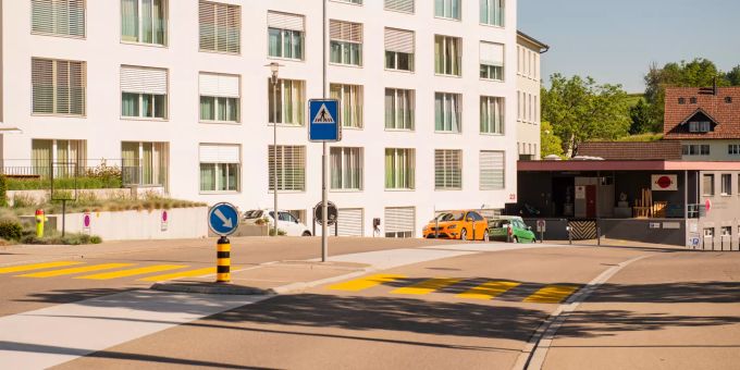 Zentrum Gossau (ZH) Laufenbachstrasse. Zentrum Gossau (ZH) Laufenbachstrasse.