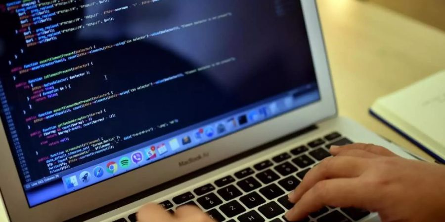 Mit einer millionenschweren Unterstützung aus der deutschen Industrie ist in Berlin die freie Programmierschule «42 Berlin» gegründet worden. Foto: Britta Pedersen/dpa-Zentralbild/dpa