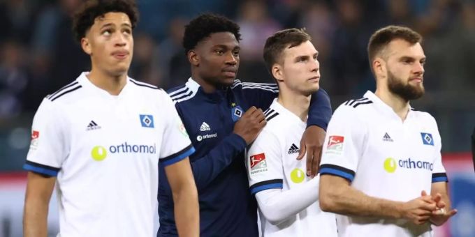 Die HSV-Profis mussten sich gegen Kiel mit einem Punkt zufrieden geben. Foto: Christian Charisius/dpa Die HSV-Profis mussten sich gegen Kiel mit einem Punkt zufrieden geben. Foto: Christian Charisius/dpa