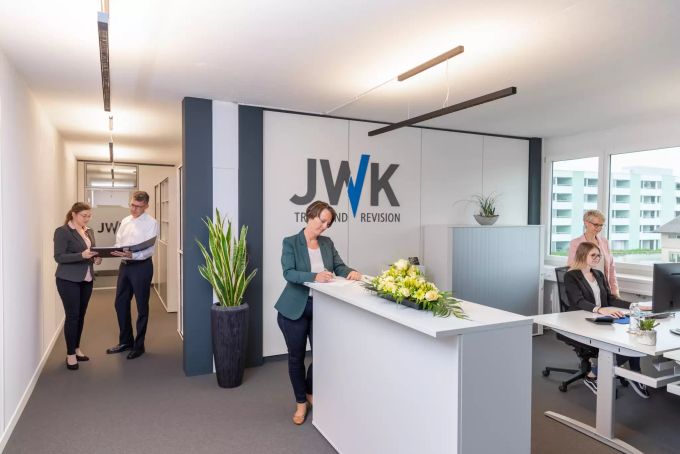 Seit November 2020 ist JWK in hellen Büros im Zentrum von Muri. JWK Treuhand & Revisions AG Muri
