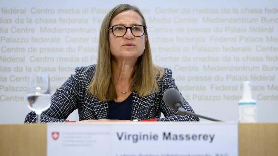 Virginie Masserey, Leiterin Sektion Infektionskontrolle, BAG, spricht an einem Point de Presse zur Corona-Situation, am 9. November 2021, in Bern.