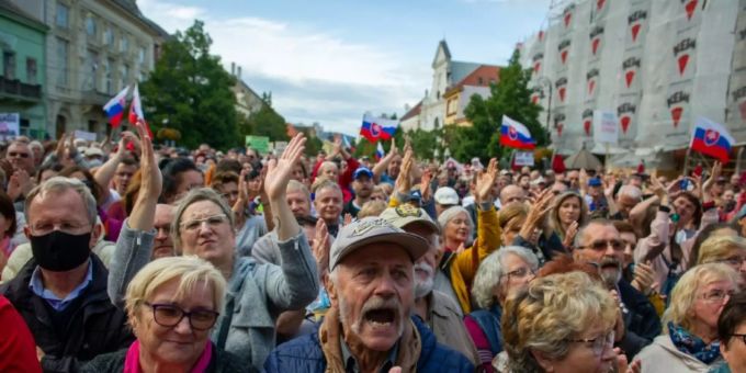 Immer wieder Proteste gegen Corona-Regeln in der Slowakei Immer wieder Proteste gegen Corona-Regeln in der Slowakei