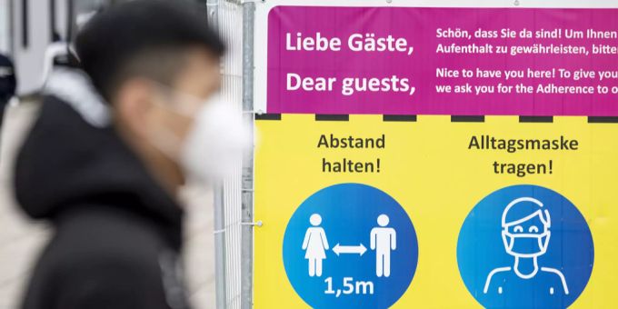 Die EU-Gesundheitsbehörde ruft zum Maskentragen auf. Corona