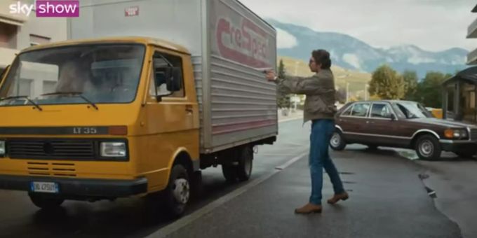 Ein Screenshot aus dem Trailer der SRF-Serie «Tschugger». srf serie tschugger
