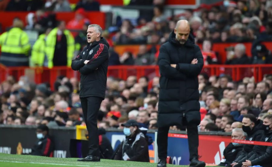 United-Coach Ole Gunnar Solskjaer und City-Chef Pep Guardiola an der Seitenlinie.