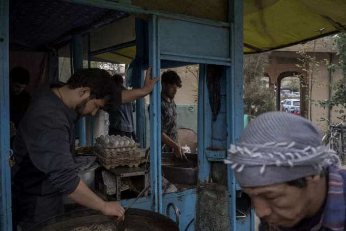 Für viele Afghanen haben sich die Lebensbedingungen stark verschlechtert. Auch aufgrund der nicht vorhandenen Geldreserven. Afghanistan Hazaras