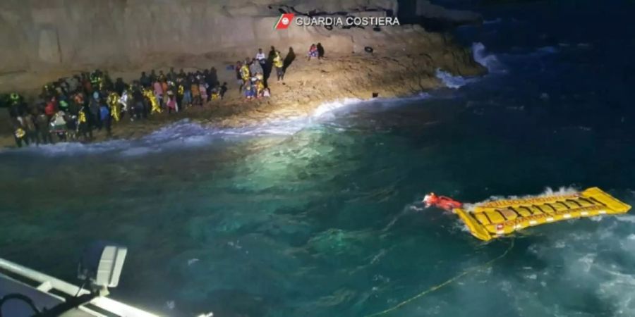 Rettungsaktion vor Lampedusa im September