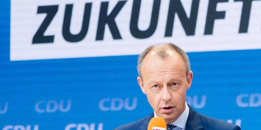 Friedrich Merz spricht bei der Vorstellung des «Zukunftsteams» der Union in der CDU-Parteizentrale. (Archivbild). Foto: Christoph Soeder/dpa
