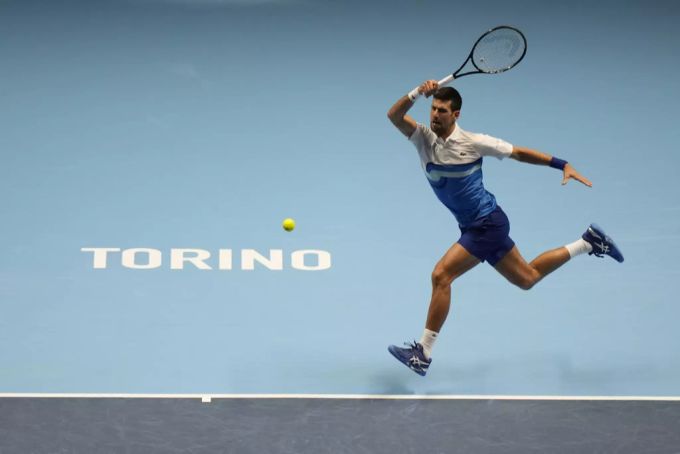 In Turin spielt Novak Djokovic derzeit an den ATP-Finals. Bisher hat er diesen Wettbewerb fünf Mal gewinnen können – Federer steht bei sechs Titeln. Novak Djokovic