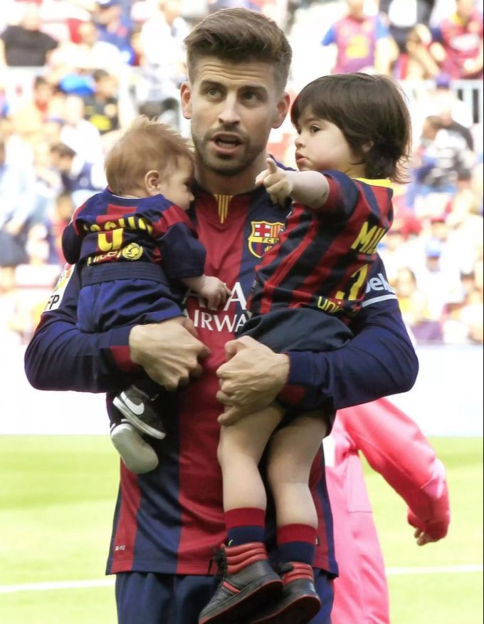 Shakira und Piqué sind Eltern von zwei Söhnchen. shakira Piqué
