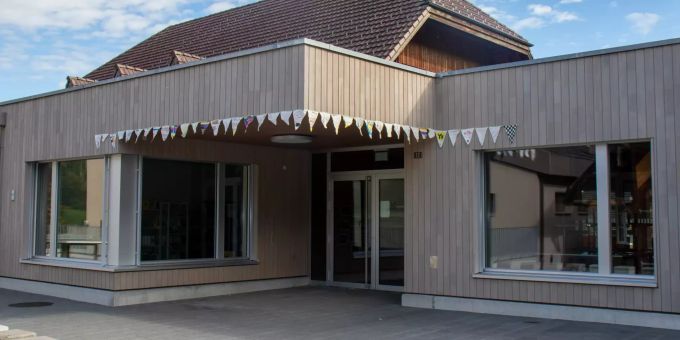 Die Schule in Kaufdorf. Die Schule in Kaufdorf.