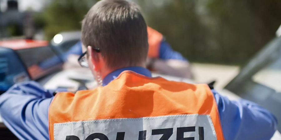 Bei einer Verkehrskontrolle in Malters schnappten Polizisten mutmassliche Einbrecher. (Symbolbild).