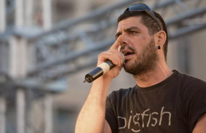 Pavlos Fyssas bei einem Auftritt im Juni 2011. Der Antifa-Rapper wurde 2013 von einem Anhänger der Goldenen Morgenröte erstochen. Pavlos Fyssas