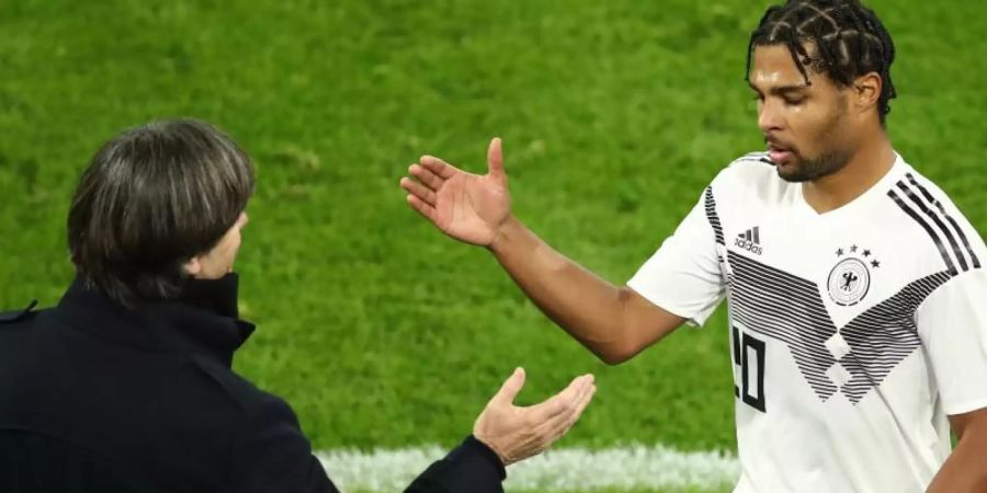 Hält grosse Stücke auf Serge Gnabry: Joachim Löw. Foto: Christian Charisius/dpa