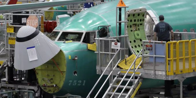 Unglücks-Maschine - Boeing setzt Produktion von 737 Max aus