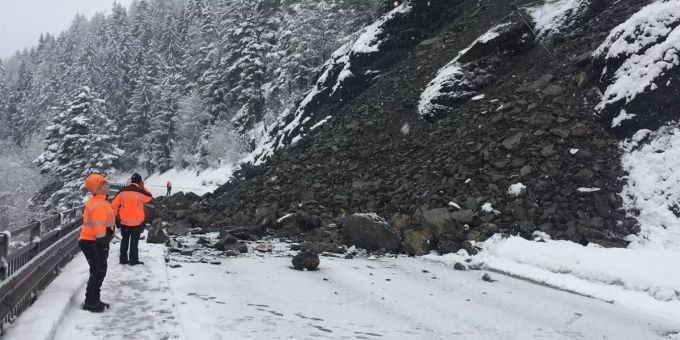 In Ardez GR ist es zu einem Bergsturz gekommen. Ardez Bergsturz