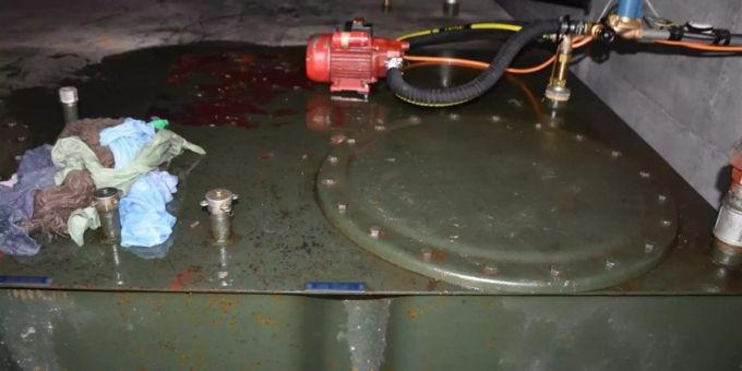Dieselöl bei Tank ausgelaufen Dieselöl bei Tank ausgelaufen