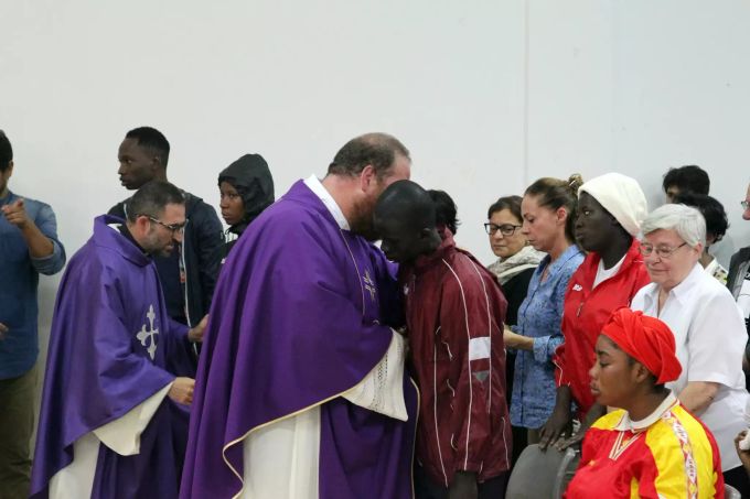 Konservative afrikanische oder lateinamerikanische Gläubige bilden heute das Rückgrat der katholischen Kirche lampedusa