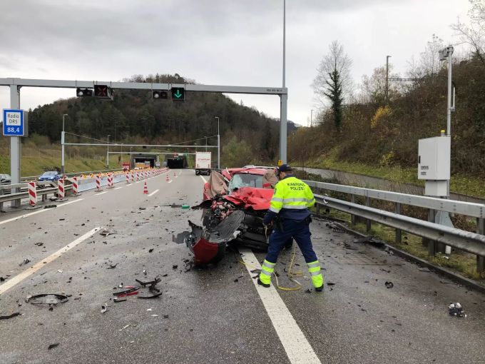Die Unfallstelle wird geräumt. Unfall