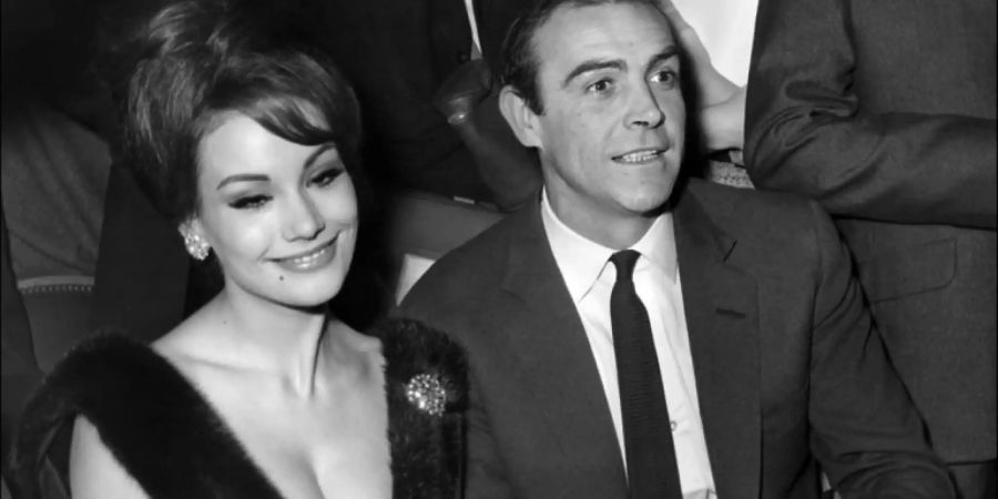 Claudine Auger und Sean Connery