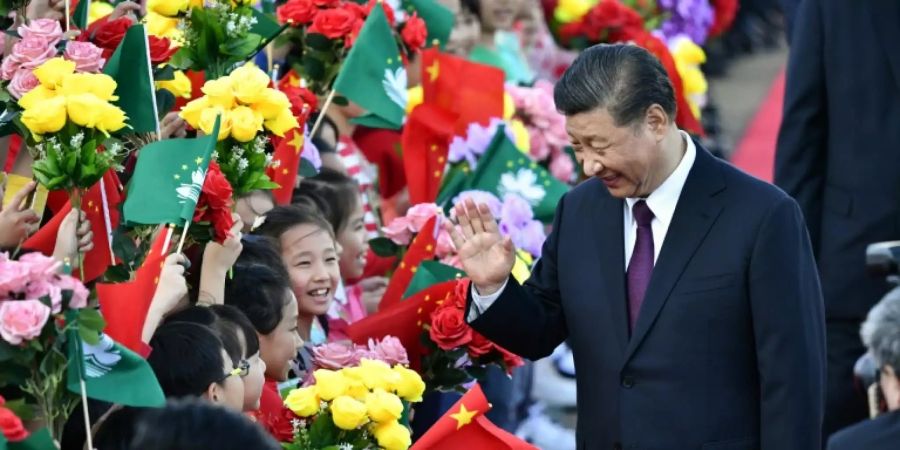 Chinas Präsident Xi Jinping bei der Ankunft in Macau