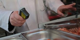 Lebensmittelbetriebe - Aargau: Reinigung von Geräten oftmals mangelhaft