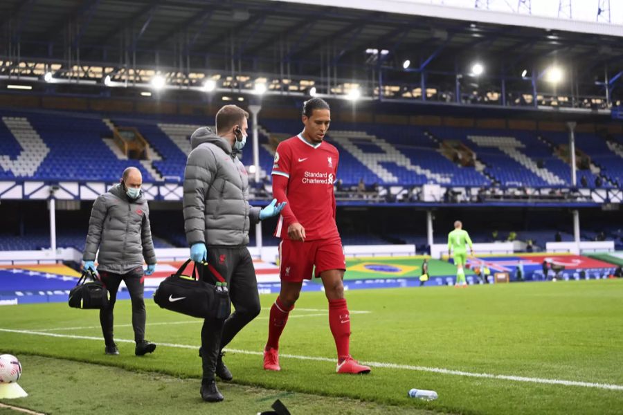 Der langzeitverletzte Virgil van Dijk fehlt bei der 0:2-Niederlage gegen Atalanta an allen Ecken und Enden.