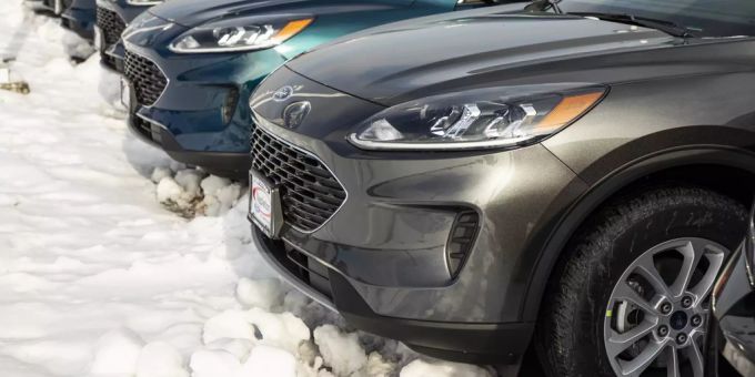 Ford muss in den USA drei Millionen Fahrzeuge zurückrufen. Grund sind möglicherweise defekte Airbags. ford