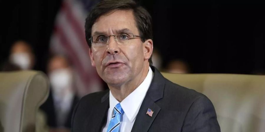 Der scheidende US-Präsident Donald Trump hat kurz nach der verlorenen Wahl seinen Verteidigungsminister Mark Esper entlassen. Foto: Evan Vucci/AP/dpa