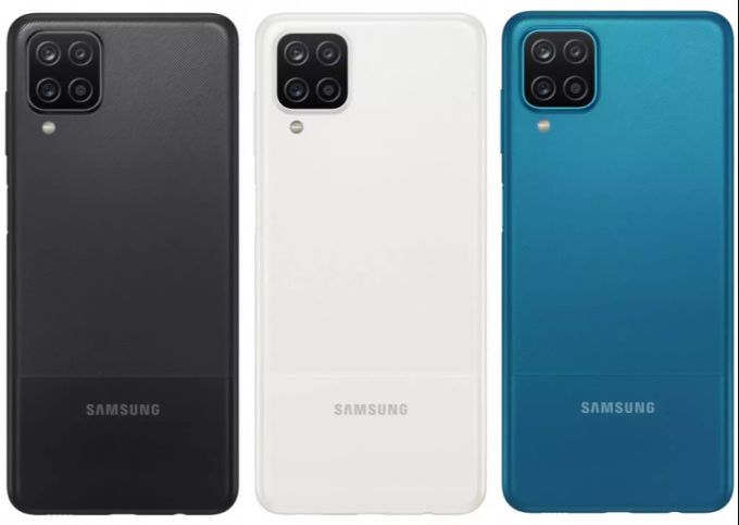 Das Samsung Galaxy A12 kommt mit Streifen-Optik auf der Rückseite. Samsung Galaxy A12