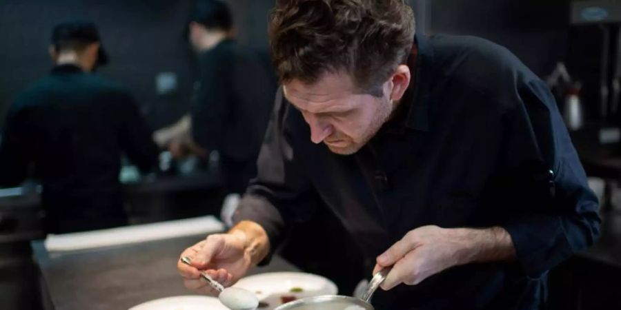 Der Gastronomieführer Guide Michelin hat das «AM» mit einem dritten Stern ausgezeichnet. Foto: Christophe Simon/AFP/dpa