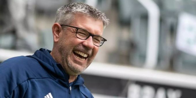 Hat derzeit gut Lachen; Union-Coach Urs Fischer. Foto: Bernd Thissen/dpa Hat derzeit gut Lachen; Union-Coach Urs Fischer. Foto: Bernd Thissen/dpa