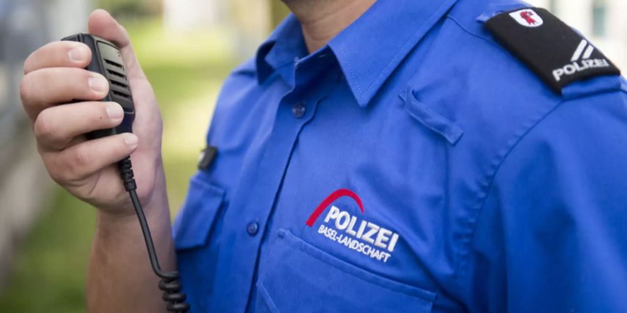 Hölstein BL: Fussgängerin von Personenwagen angefahren