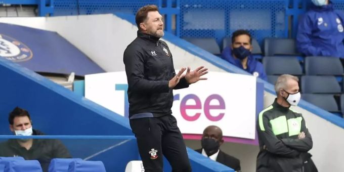 Ralph Hasenhüttl, Trainer von Southampton, gibt von der Seitenlinie aus Anweisungen. Foto: Matthew Childs/PA Wire/dpa Ralph Hasenhüttl, Trainer von Southampton, gibt von der Seitenlinie aus Anweisungen. Foto: Matthew Childs/PA Wire/dpa