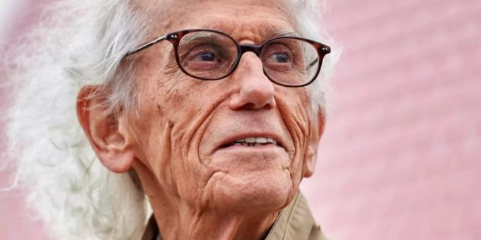 Der legendäre Verhüllungskünstler Christo Der legendäre Verhüllungskünstler Christo