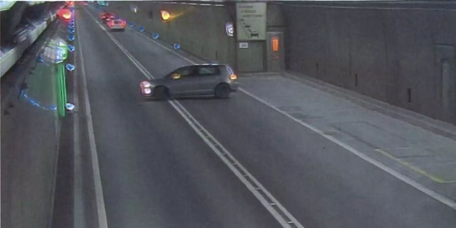 Wende- und Überholmanöver im Gotthard-Strassentunnel