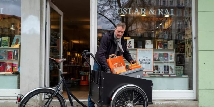 Inhaber der Buchhandlung Uslar & Rai in Berlin
