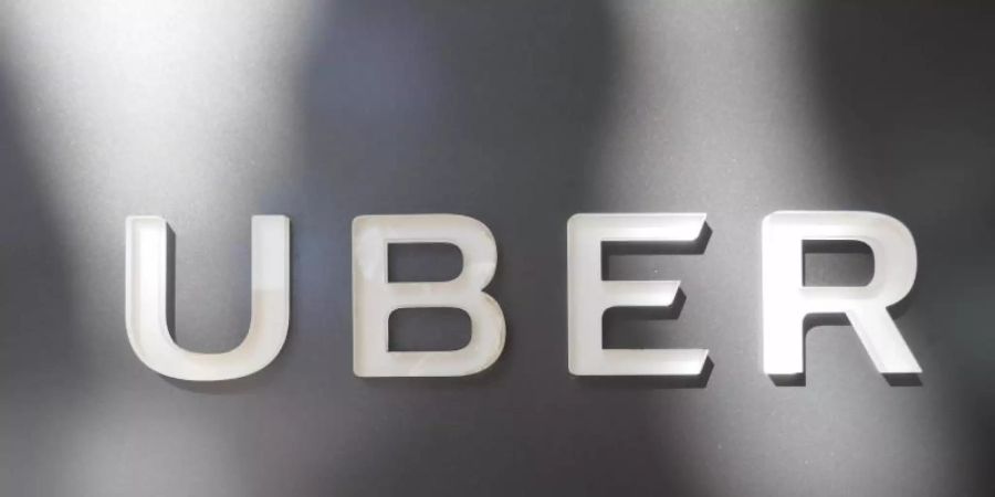 Impfhilfe: Der Fahrdienst-Vermittler Uber bietet zunächst 10.000 Fahrten von bis zu 15 Euro für die erste Gruppe von Berechtigten. Foto: Christoph Dernbach/dpa