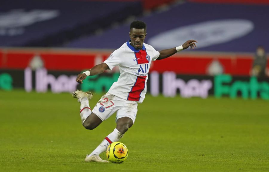 Idrissa Gueye im Einsatz für Paris Saint-Germain.