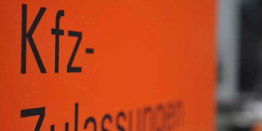 Seit einem Jahrzehnt wurden nicht so wenige Autos zugelassen, wie im vergangenen Jahr. Foto: picture alliance / dpa