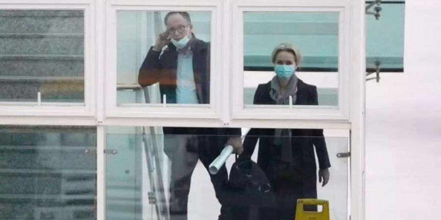 Vier Wochen waren internationale Experten im Auftrag der WHO in China, um nach der Herkunft des Coronavirus-Erregers zu suchen. Foto: Ng Han Guan/AP/dpa