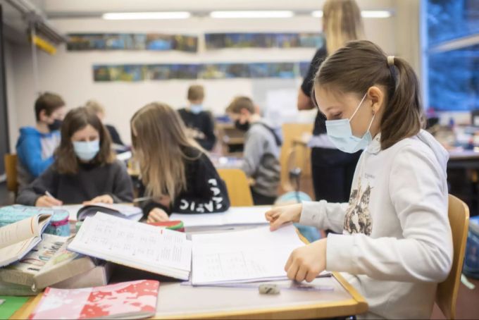 In österreichischen Schulen gilt eine allgemeine Maskenpflicht. Maskenpflicht Schule