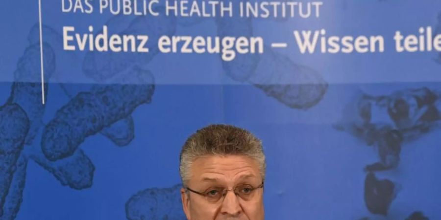 Lothar Wieler, Präsident des Robert Koch-Instituts, während einer Pressekonferenz zur aktuellen Situation in der Corona-Pandemie. Foto: Tobias Schwarz/AFP POOL/dpa