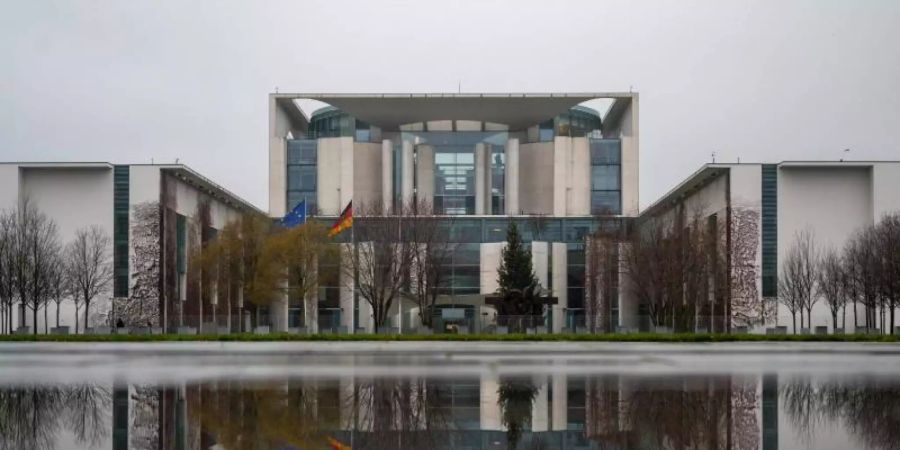 Die Bundesregierung zeigt sich in hohem Masse alarmiert von der Ausbreitung der in Grossbritannien verbreiteten Corona-Mutation in Deutschland. Foto: Christophe Gateau/dpa